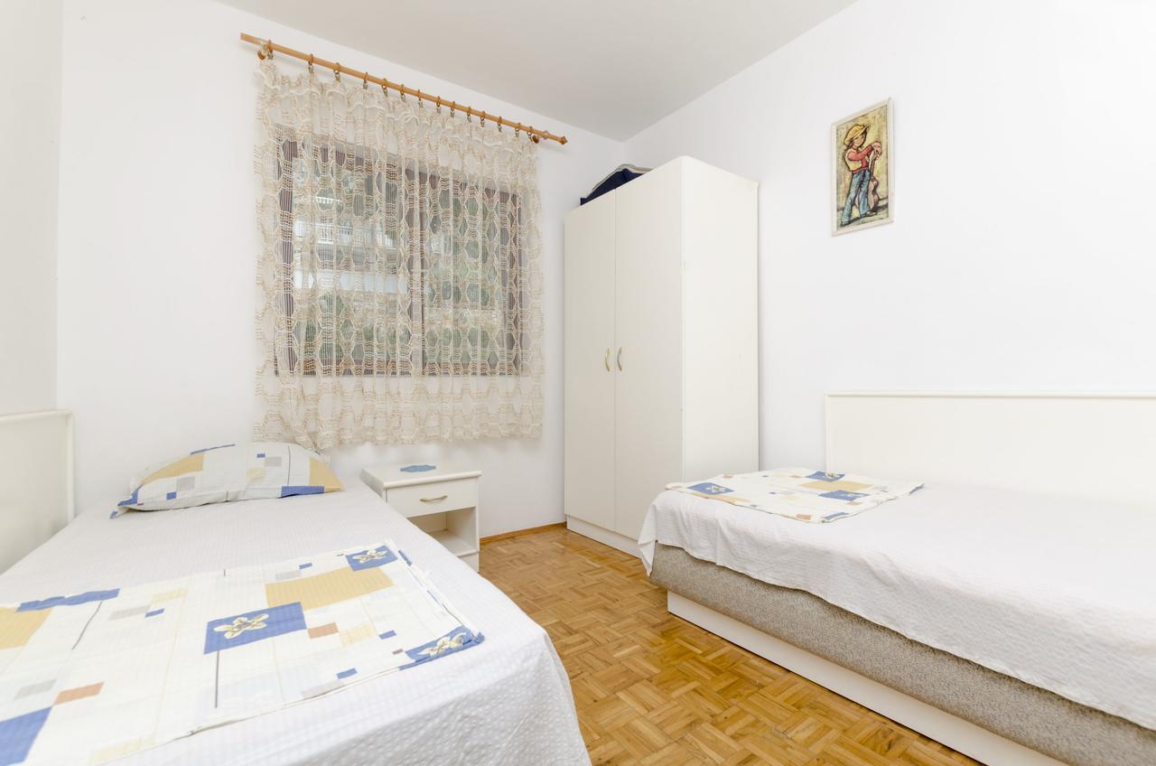 Apartments Tonin Ivan Dolac Esterno foto