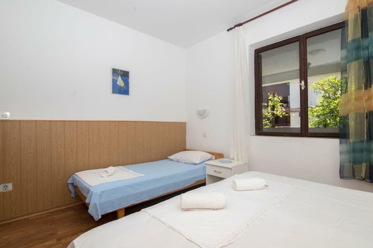 Apartments Tonin Ivan Dolac Esterno foto