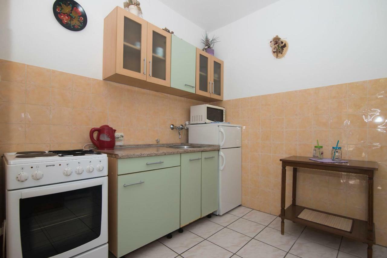 Apartments Tonin Ivan Dolac Esterno foto